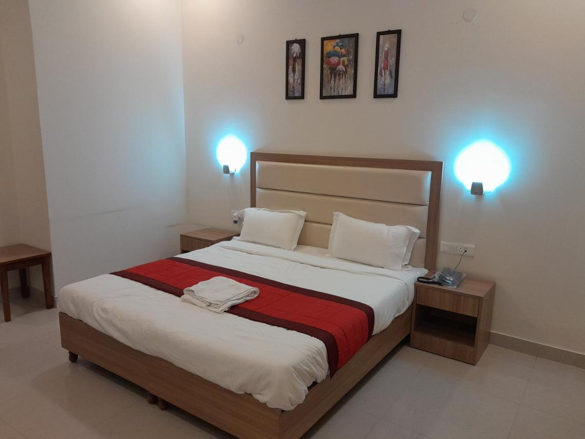 Hotel The Luxem - Behind Ibis Hotel Gurugram Gurgaon Luaran gambar