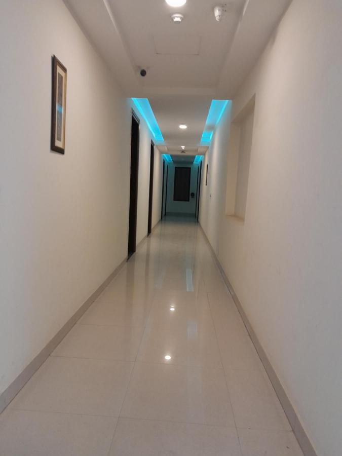 Hotel The Luxem - Behind Ibis Hotel Gurugram Gurgaon Luaran gambar