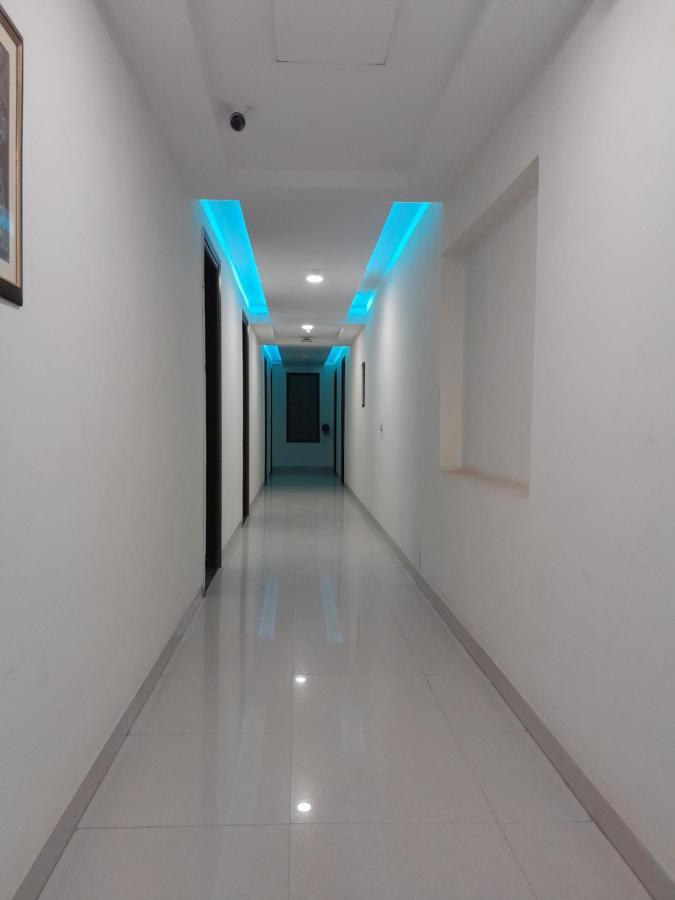 Hotel The Luxem - Behind Ibis Hotel Gurugram Gurgaon Luaran gambar