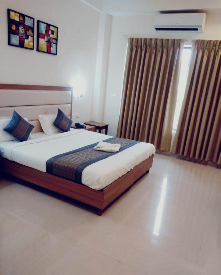 Hotel The Luxem - Behind Ibis Hotel Gurugram Gurgaon Luaran gambar