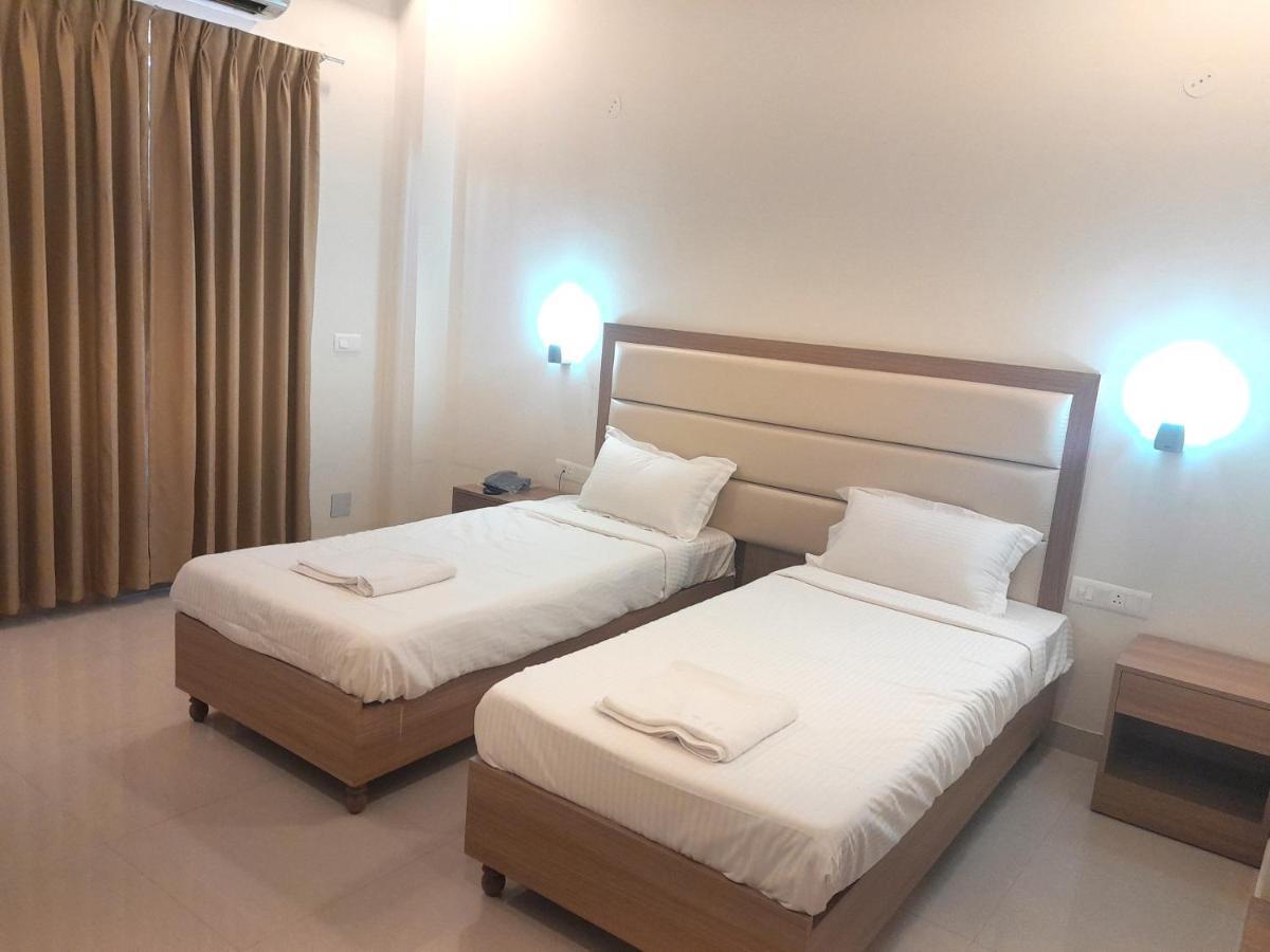 Hotel The Luxem - Behind Ibis Hotel Gurugram Gurgaon Luaran gambar