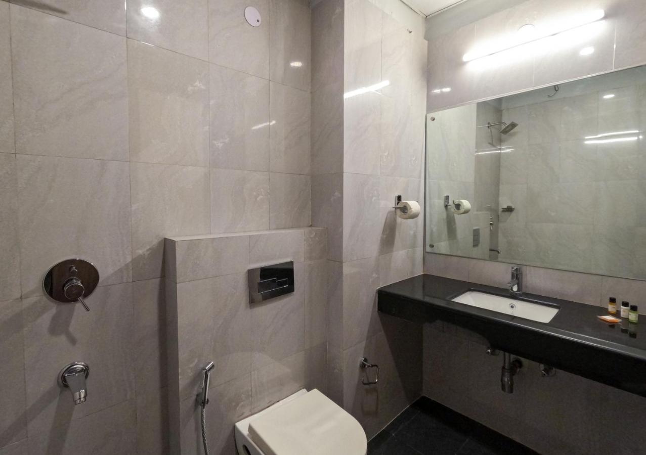Hotel The Luxem - Behind Ibis Hotel Gurugram Gurgaon Luaran gambar