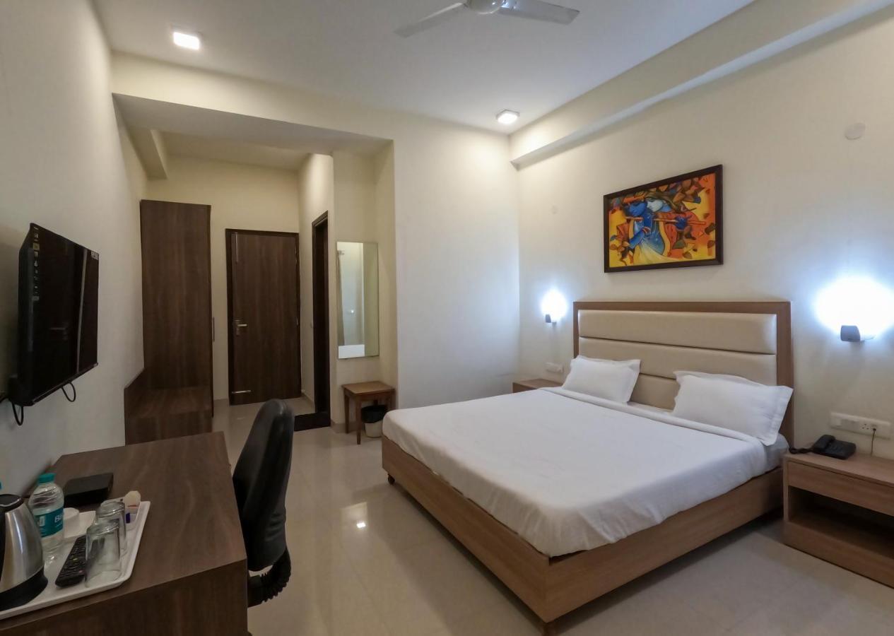 Hotel The Luxem - Behind Ibis Hotel Gurugram Gurgaon Luaran gambar