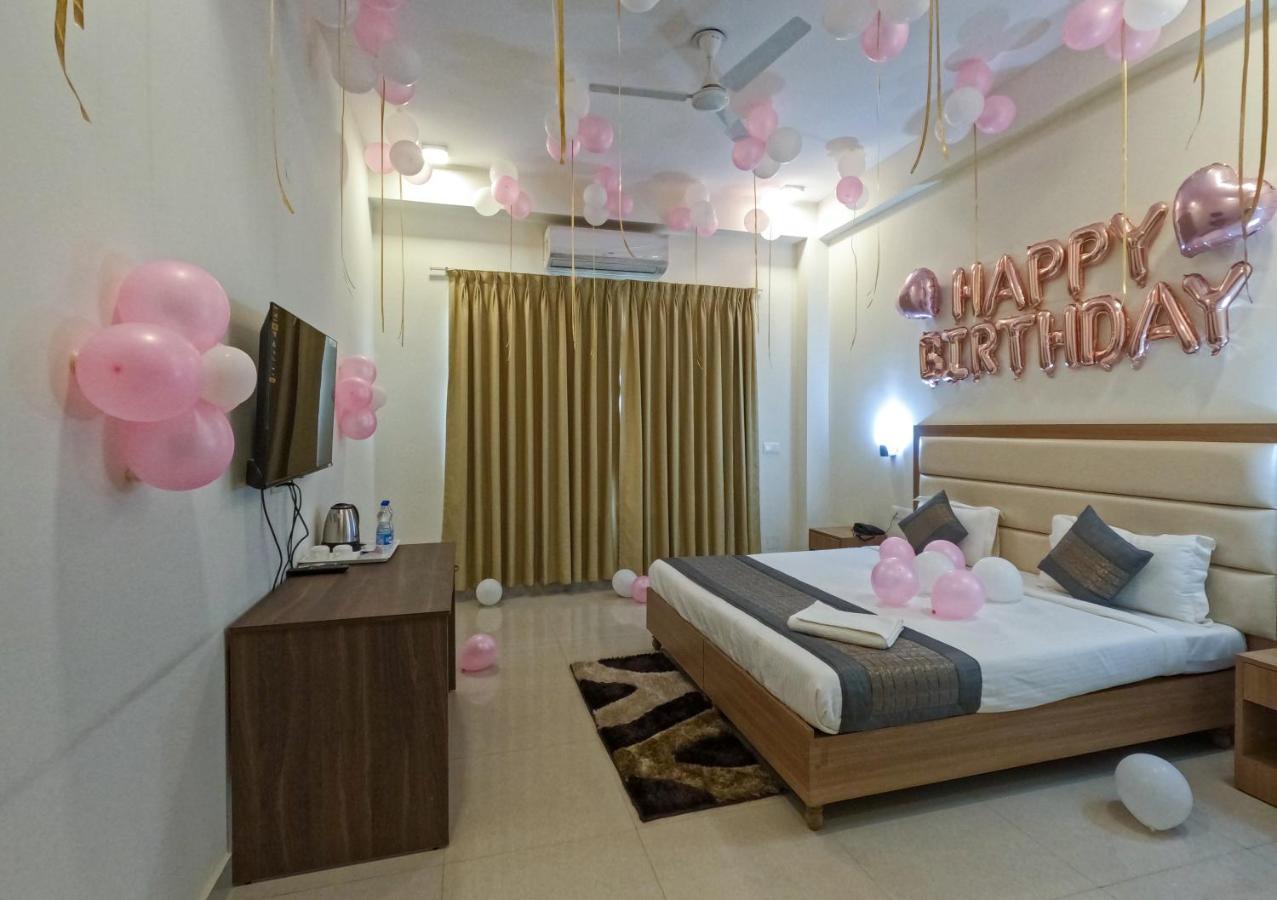 Hotel The Luxem - Behind Ibis Hotel Gurugram Gurgaon Luaran gambar