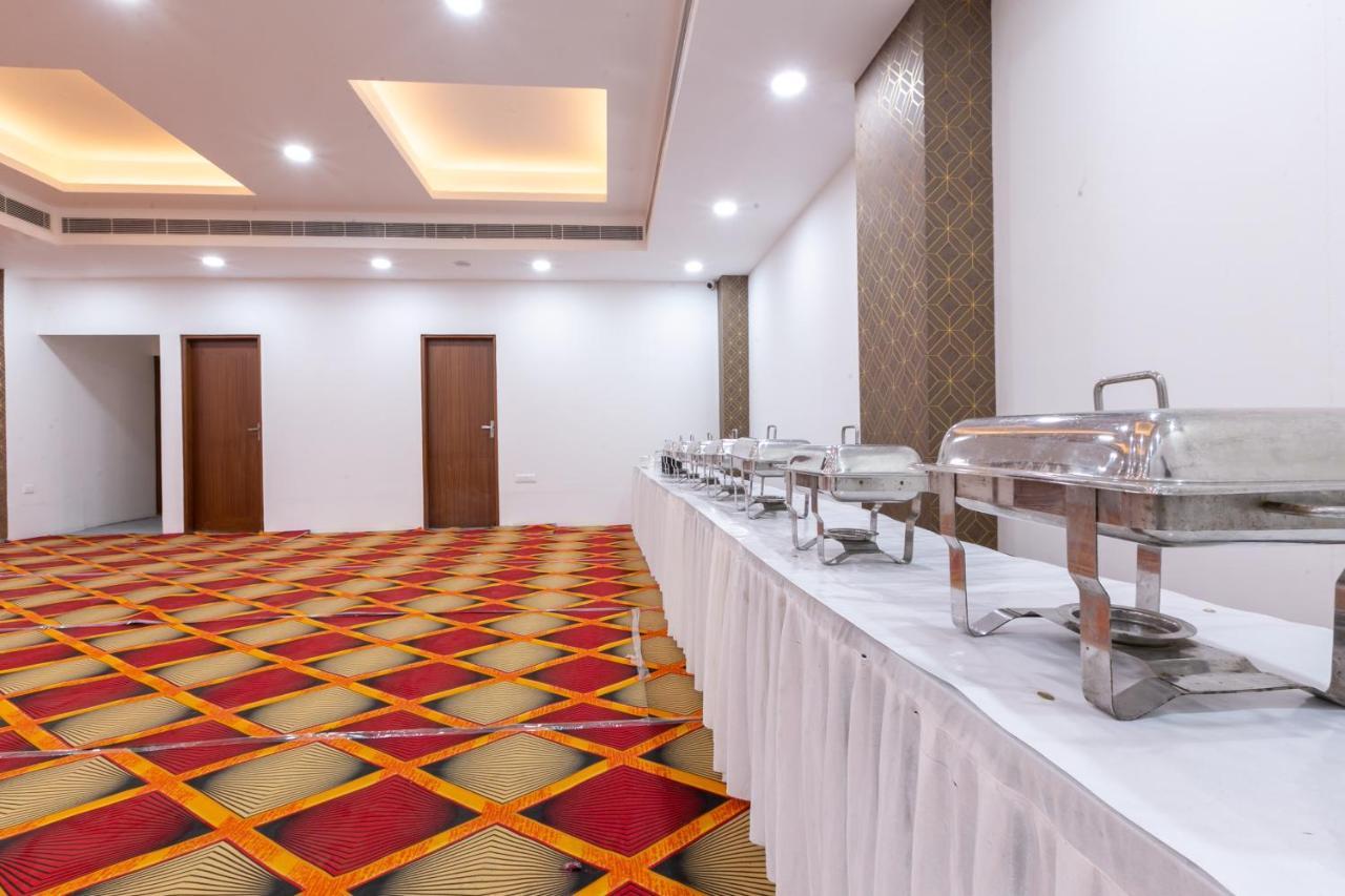 Hotel The Luxem - Behind Ibis Hotel Gurugram Gurgaon Luaran gambar