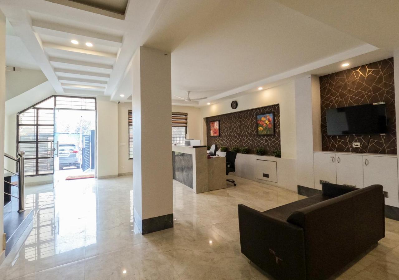 Hotel The Luxem - Behind Ibis Hotel Gurugram Gurgaon Luaran gambar