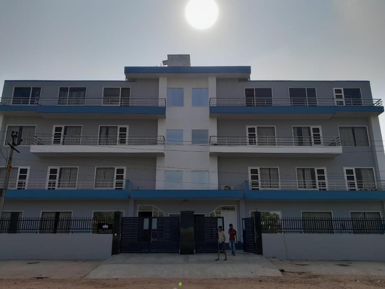 Hotel The Luxem - Behind Ibis Hotel Gurugram Gurgaon Luaran gambar